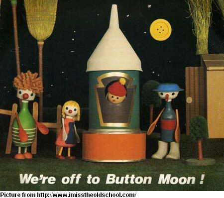 100-things-in-80s-part-2-button-moon2.jpg